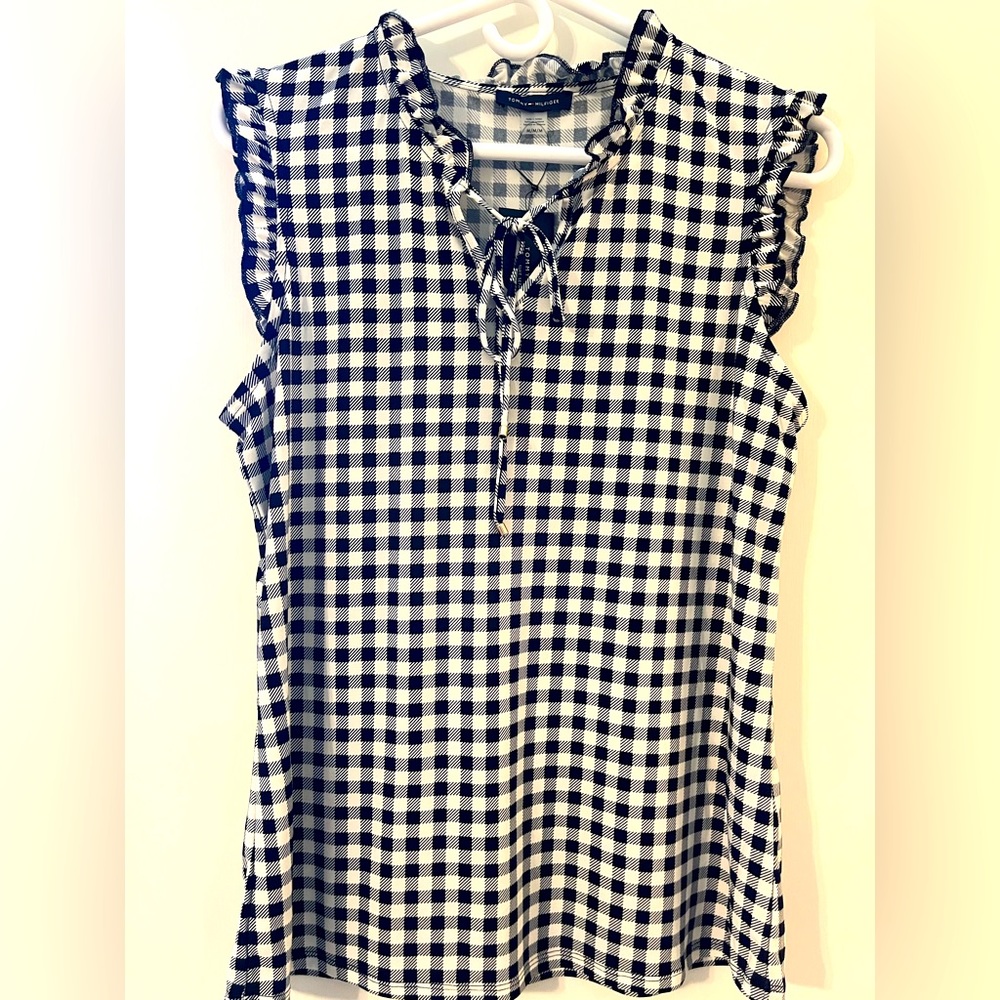 NWT Tommy Hilfiger Black and White Ruffled Sleeveless Shirt Medium